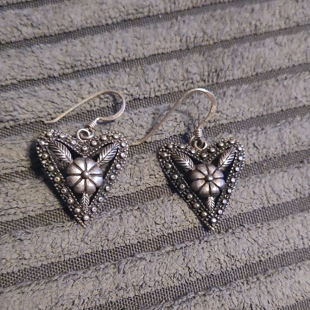 Sterling silver Applique Arrowhead Shaped Earrings
